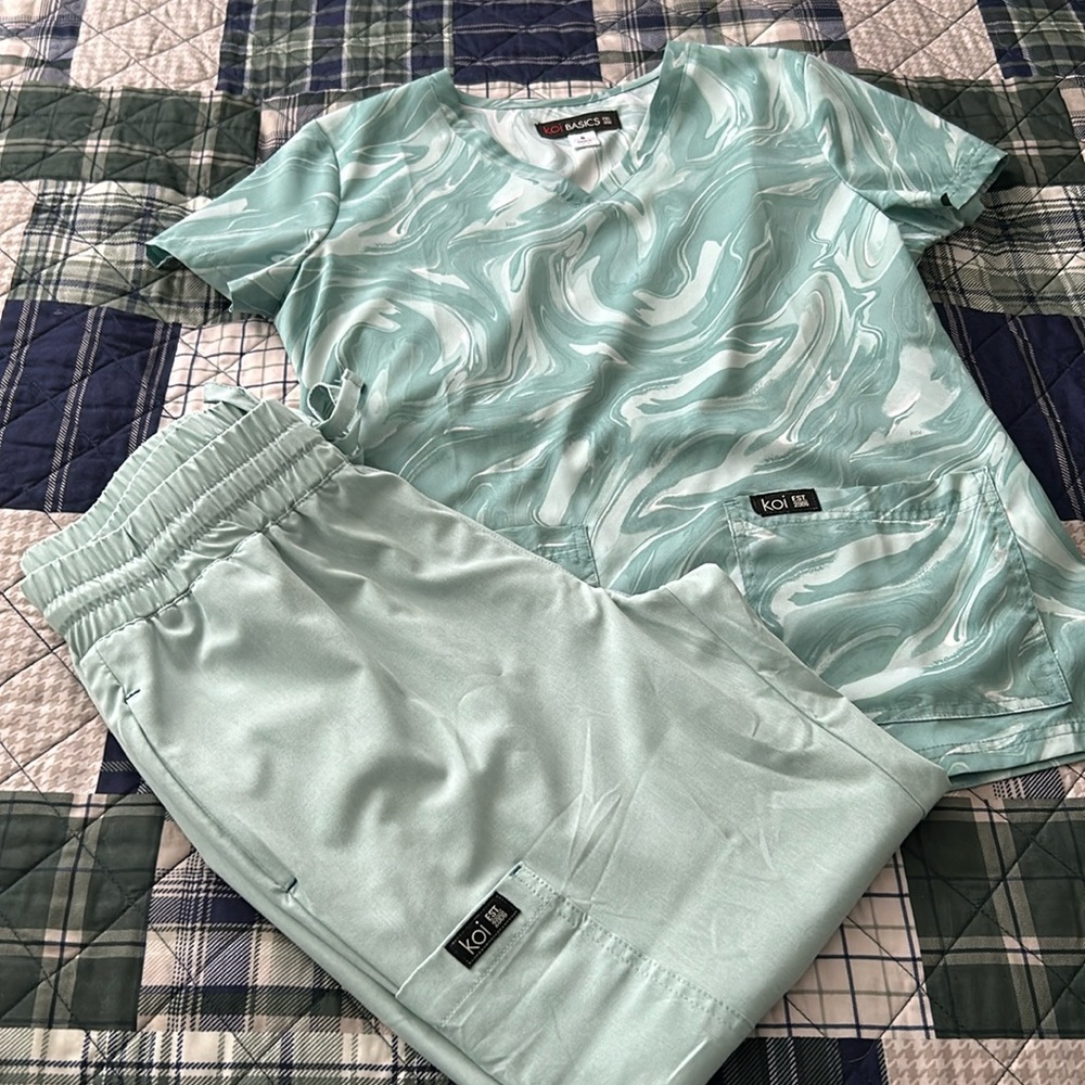 koi Lite Women's Mint Swirl Scrub Top & Pants Set